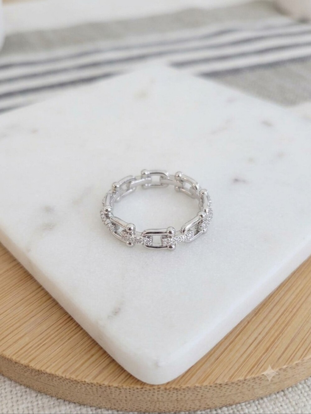 Moissanite 0.16 CTW NWT 925 Silver Band, Size 7